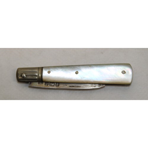 111 - A Collectable Small Antique Penknife With A Silver Hallmarked Blade And A Mother Of Pearl Handel L: ... 
