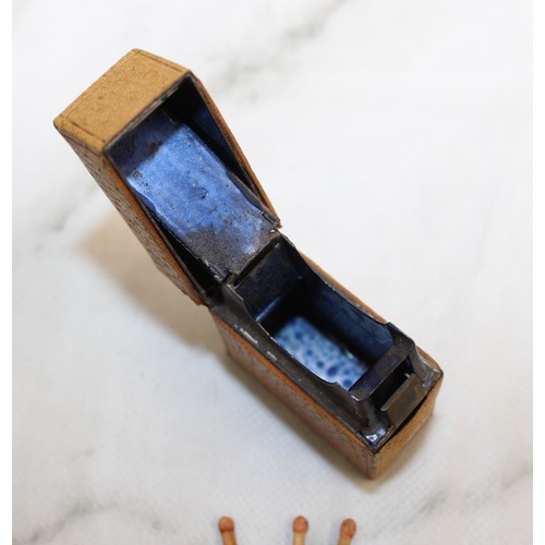 113 - A Collectable Antique Victorian Vesta Case And Travelling Ink Well H: 4.5cm