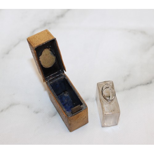 113 - A Collectable Antique Victorian Vesta Case And Travelling Ink Well H: 4.5cm