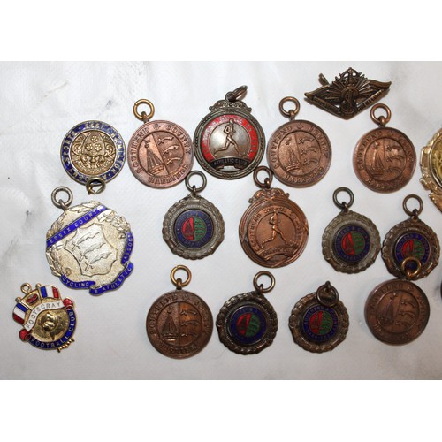 121 - A Quantity Of Collectable Fobs ETC