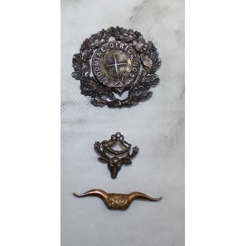 233 - 6 x Military Victorian Badges One Stamped Silver Barton