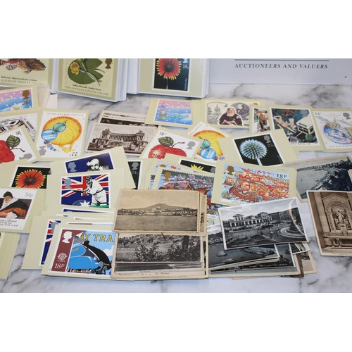 282 - A Large Quantity Of Postcards Some In Albums As Found
