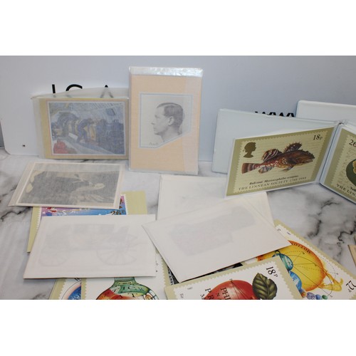 282 - A Large Quantity Of Postcards Some In Albums As Found