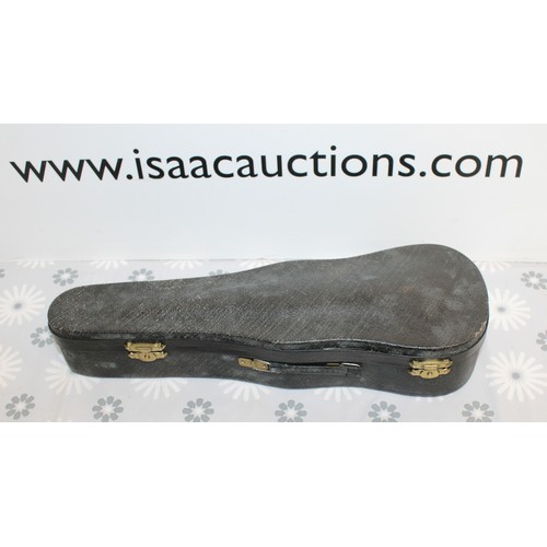 84 - A Collectable Miniature Replica Violin Set Inc: Small-Scale Handcrafted Wooden Violin A Matching Hor... 