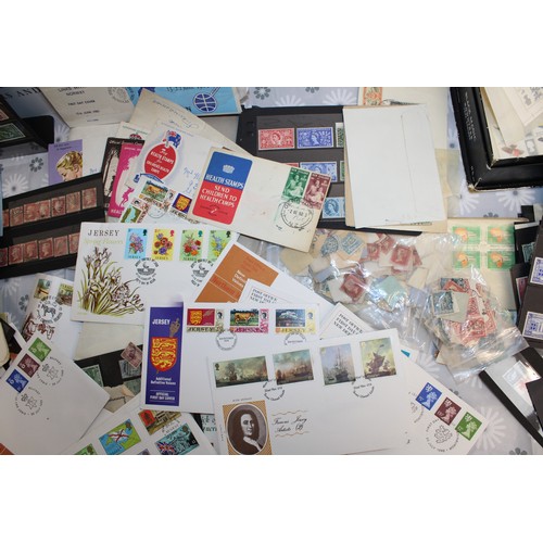 290 - A Large Quantity Of Worldwide Franked/Unfranked Stamps As Found