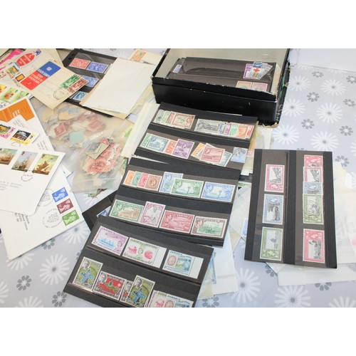 290 - A Large Quantity Of Worldwide Franked/Unfranked Stamps As Found