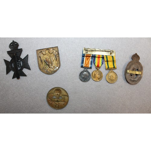 A Selection Of English And German Cap Badges/Miniature Medals From WW1 ...