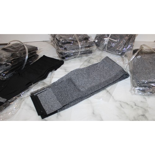 258 - Ex Wholesale -Quantity Of Ladies Leggings In Large & Medium As Found
5 x Medium Grey
9 x Large Grey
... 