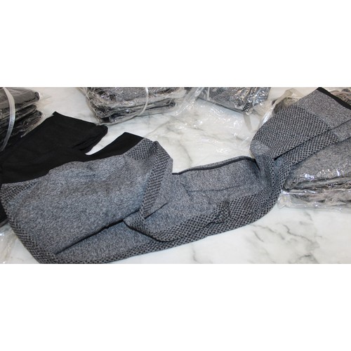 258 - Ex Wholesale -Quantity Of Ladies Leggings In Large & Medium As Found
5 x Medium Grey
9 x Large Grey
... 
