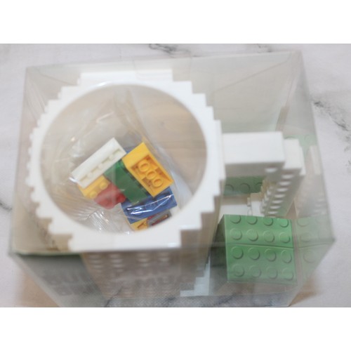 262 - Quantity Of Ex Wholesale (32) Cup Building Blocks Boxed BUILD- ON BRICK MUG (What Will Your MUG BECO... 