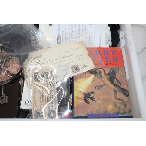 100 - A Tray Of Mixed Collectable Items TRAY NOT INCLUDED