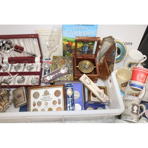 103 - Mixed Collectable Items Inc- Silver Plate/Coins/Royalty/Tins/Etc All AS Found 
Tray Not Included
COL... 