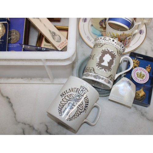 103 - Mixed Collectable Items Inc- Silver Plate/Coins/Royalty/Tins/Etc All AS Found 
Tray Not Included
COL... 