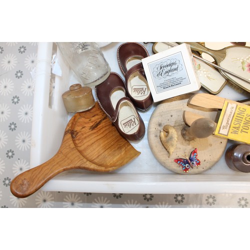 109 - A Selection Of Mixed Collectables-Crate Not Included As Found 
COLLECTION ONLY