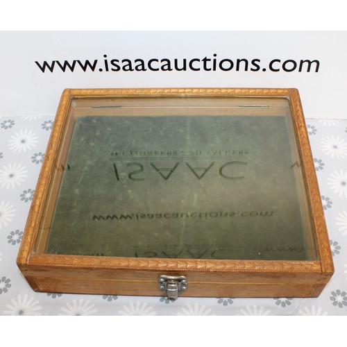 191 - Small Wooden Glass Topped Display Cabinet 30cm x 25.3cm
COLLECTION ONLY