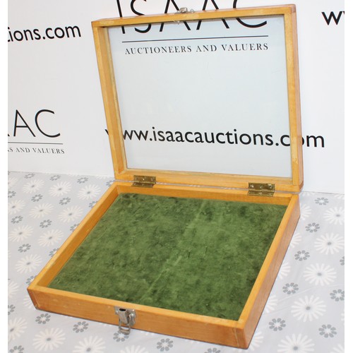 191 - Small Wooden Glass Topped Display Cabinet 30cm x 25.3cm
COLLECTION ONLY