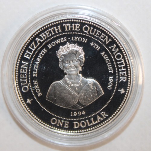 560 - 2 x Collectable Commemorative Silver Proof Coins In Honour Of Queen Elizabeth The Queen Mother 1: 19... 