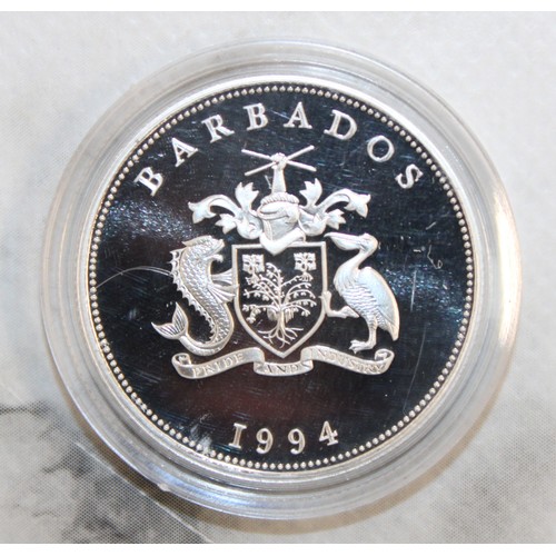 560 - 2 x Collectable Commemorative Silver Proof Coins In Honour Of Queen Elizabeth The Queen Mother 1: 19... 