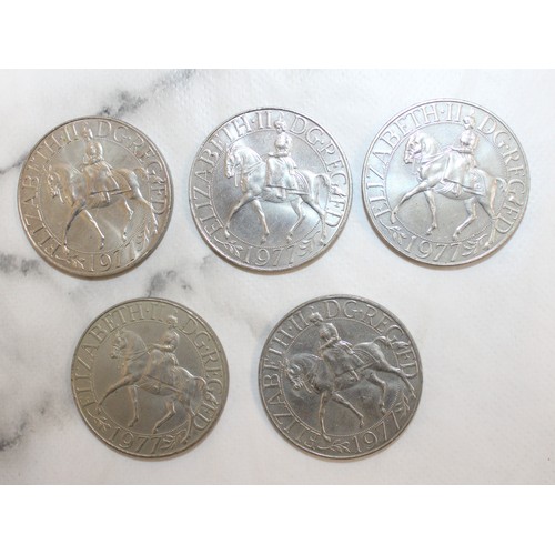 561 - A Selection Of Collectable Commemorative Coins Etc Inc: Her Majesty Queen Elizabeth 11 70th Birthday... 