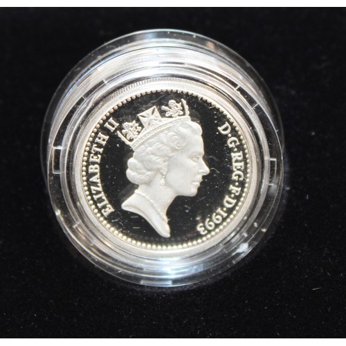 562 - A Collectable Boxed 1993 United Kingdom Silver Proof Piedfort One Pound Coin With A Certificate Of A... 