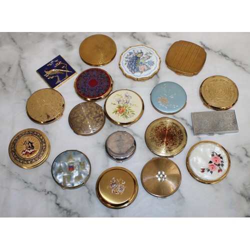 199 - Quantity Of Collectable Compacts Inc- Stratton Etc All As Found
