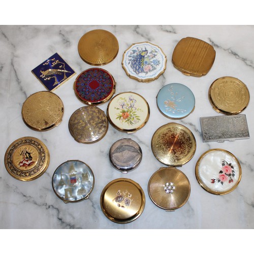 199 - Quantity Of Collectable Compacts Inc- Stratton Etc All As Found