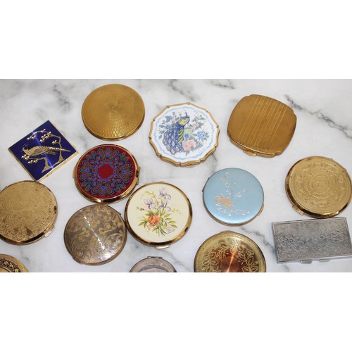 199 - Quantity Of Collectable Compacts Inc- Stratton Etc All As Found