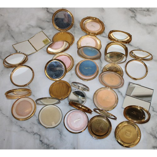 199 - Quantity Of Collectable Compacts Inc- Stratton Etc All As Found