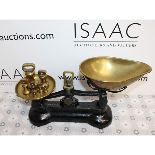 206 - A Set Of Vintage Scales Including  7 x Weights Made In England By The Libra Scale Co Featuring A Cas... 