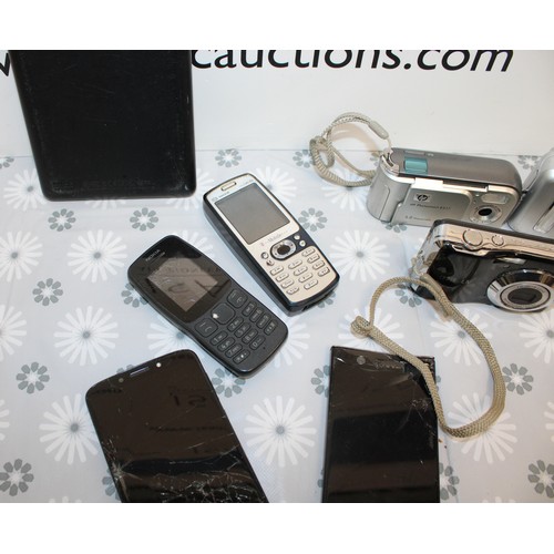 208 - Selection Of Cameras/Mobile Phones Etc All As Found Untested