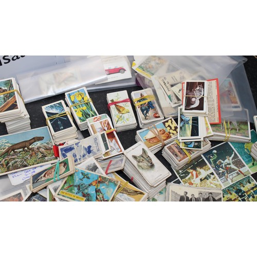 213 - A Quantity Of Cigar/Cigarette/Tea Cards Etc AF