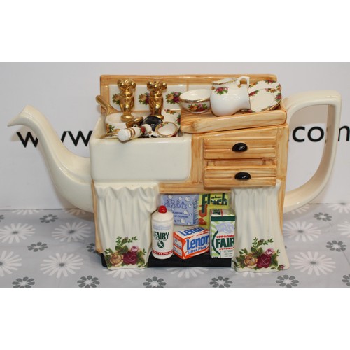 217 - Collectable Large Old Country Roses 