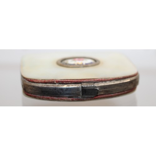239 - A Mother Of Pearl Coin Purse With A Decorative Floral Inlay L: 6.5cm As Shown