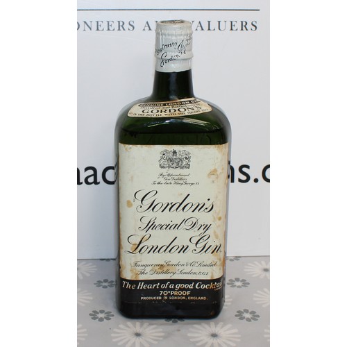 259 - 1 x Bottle Of Gordon's Special Dry London Gin Spring Cap, 26.2/3fl.ozs, 70% Proof, 1950's Collection... 