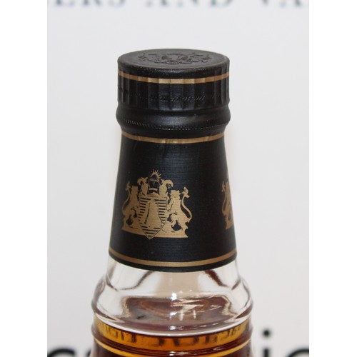 283 - 1 x Bottle Boxed BELL'S Very RARE Scotch Whisky 21 Years Old Royal Reserve 75cl, 40% Proof, 1980's C... 