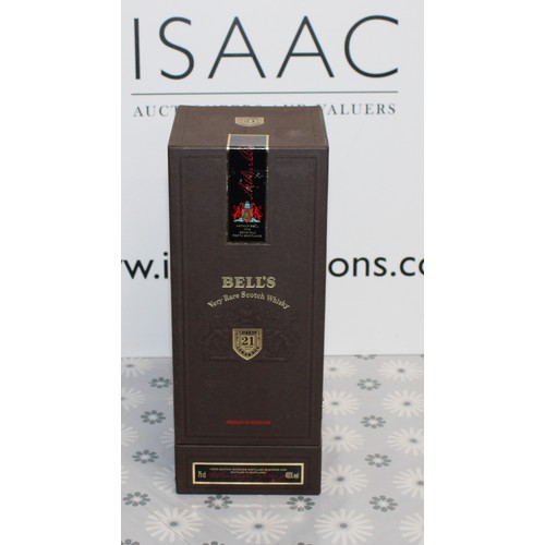 283 - 1 x Bottle Boxed BELL'S Very RARE Scotch Whisky 21 Years Old Royal Reserve 75cl, 40% Proof, 1980's C... 