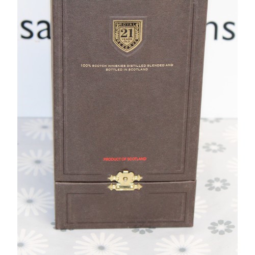 283 - 1 x Bottle Boxed BELL'S Very RARE Scotch Whisky 21 Years Old Royal Reserve 75cl, 40% Proof, 1980's C... 