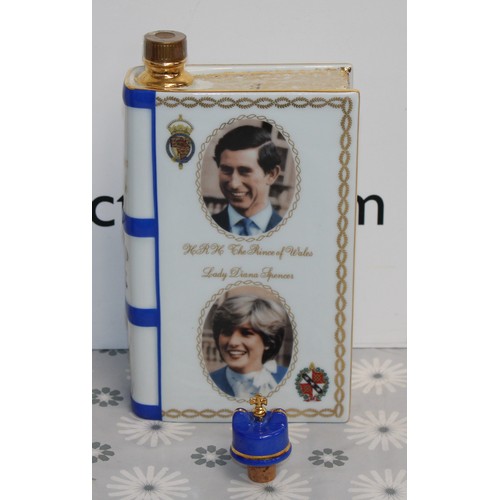 285 - 1 x Boxed Ceramic Bottle Of Limoges Camus Royal Wedding July 29th 1981 Book Flask, La Grande Marque ... 