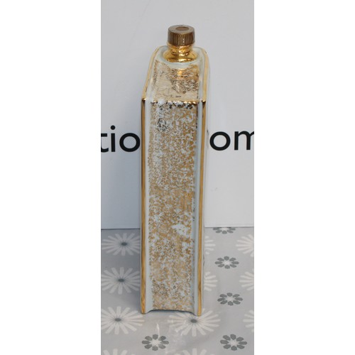 285 - 1 x Boxed Ceramic Bottle Of Limoges Camus Royal Wedding July 29th 1981 Book Flask, La Grande Marque ... 