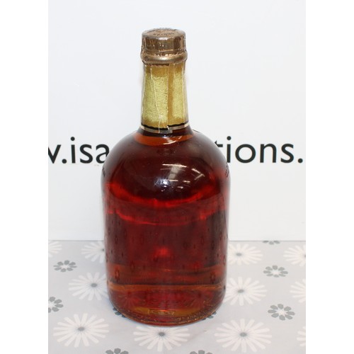 295 - 1 x Bottle John Begg Gold Cap Blended Scotch Whisky 1960's  70% Proof 26.2/3 Fl OZs Collection Only ... 