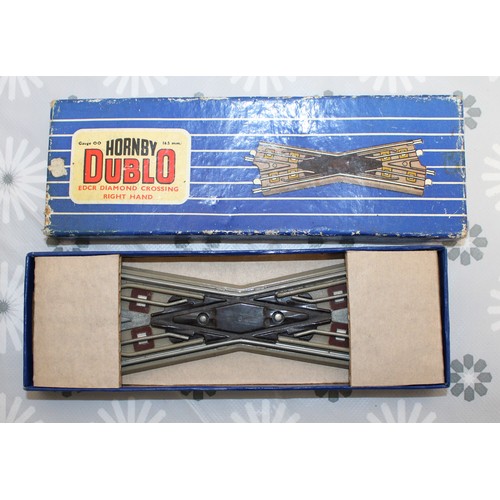 1186 - A Quantity Of HORNBY Train Tracks, 4 x Engines And 4 x Carriages Some In Original Boxes AF