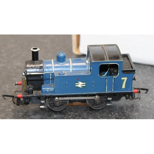 1186 - A Quantity Of HORNBY Train Tracks, 4 x Engines And 4 x Carriages Some In Original Boxes AF