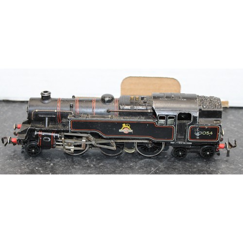 1186 - A Quantity Of HORNBY Train Tracks, 4 x Engines And 4 x Carriages Some In Original Boxes AF