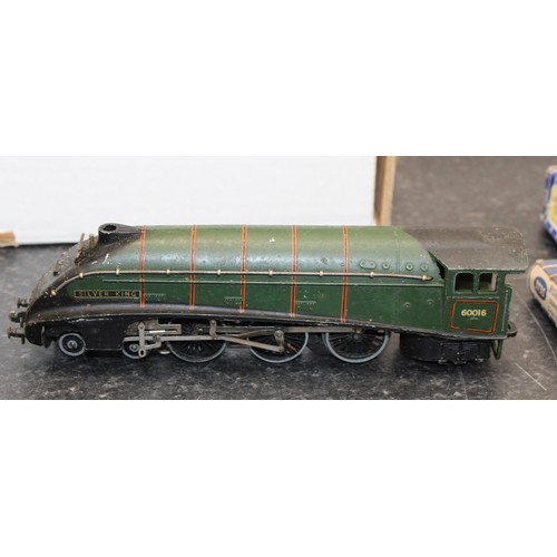 1186 - A Quantity Of HORNBY Train Tracks, 4 x Engines And 4 x Carriages Some In Original Boxes AF