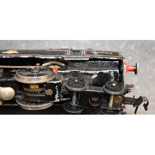 1186 - A Quantity Of HORNBY Train Tracks, 4 x Engines And 4 x Carriages Some In Original Boxes AF