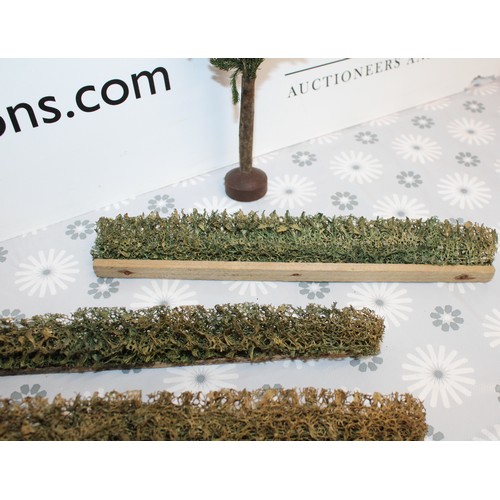 1217 - HORNBY/MECCANO  Hedges And Trees (Rare)