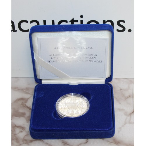 The Royal Mint A CELEBRATION MEDAL To Commemorate The Marriage Of HRH ...