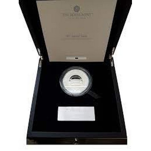 381 - Royal Mint Monarchs Series, King James I, 10 ounce silver proof coin. Limited edition of only 150 ev... 