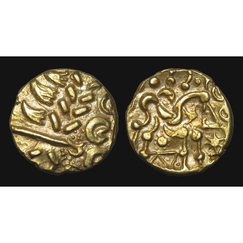 126 - North East Coast gold stater, Corieltavi tribe c. 55 BC - 45 BC. Right type with sun. Gold, 18mm, 5.... 