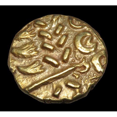 126 - North East Coast gold stater, Corieltavi tribe c. 55 BC - 45 BC. Right type with sun. Gold, 18mm, 5.... 